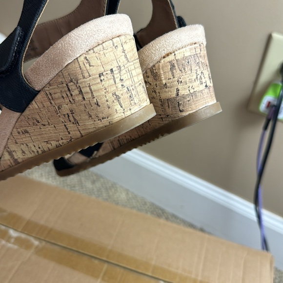 Lifestride • Women's Sincere Wedge Sandal • Blackk/Tan • Size 9M - Picture 16 of 17